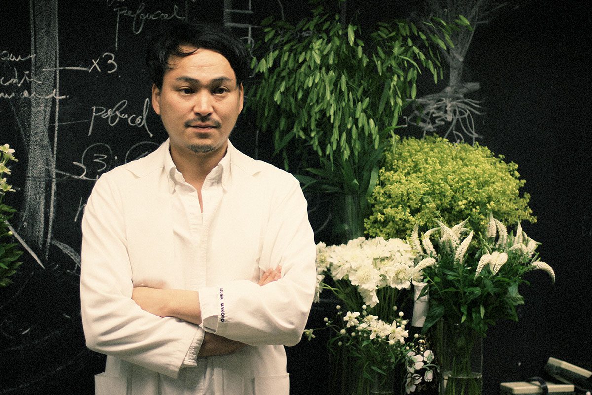 Makoto Azuma is a Japanese flower artist, botanical sculptor, and co-founder of JARDINS des FLEURS 