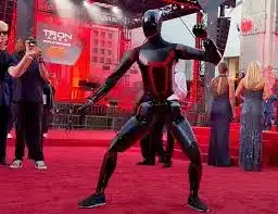 Tesla’s Optimus showing off his Kung Fu skills